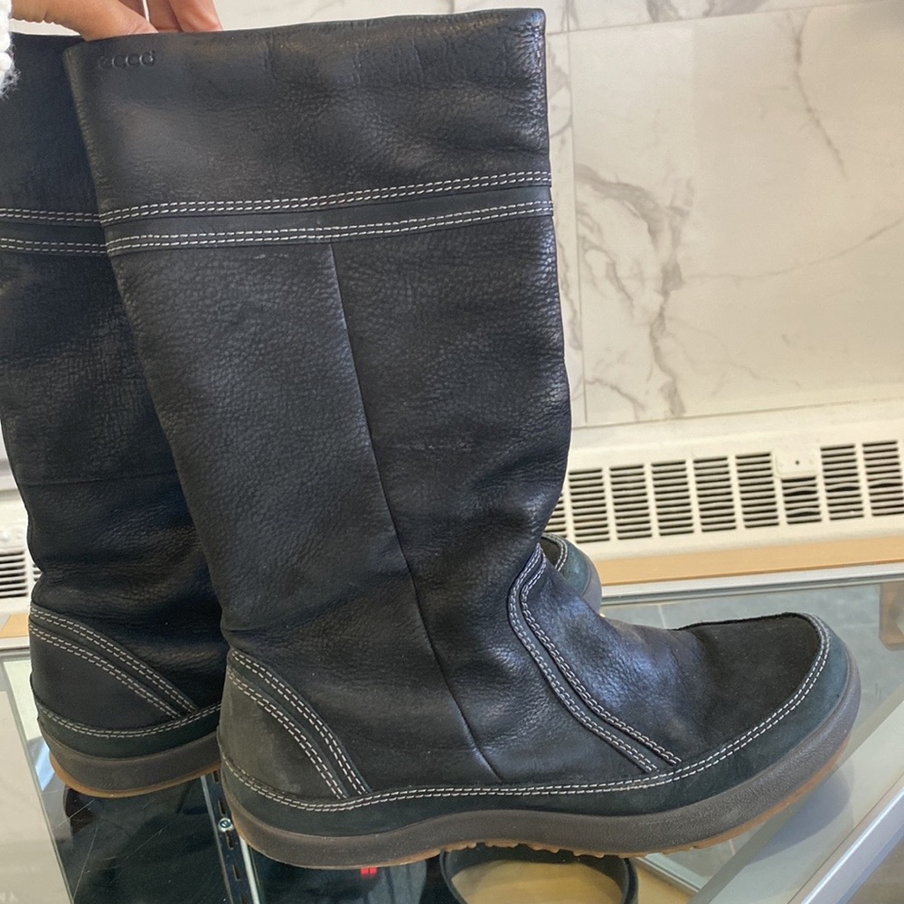 Ecco Black Leather Winter Boots with wool lining 40